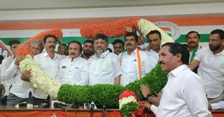 HD Tammayya joining Congress