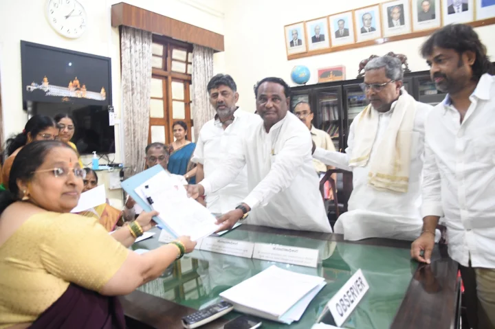 ಕಾಂಗ್ರೆಸ್ ಪರಿಷತ್ ಅಭ್ಯರ್ಥಿ ಗಳ ನಾಮ ಪತ್ರ ಸಲ್ಲಿಕೆ