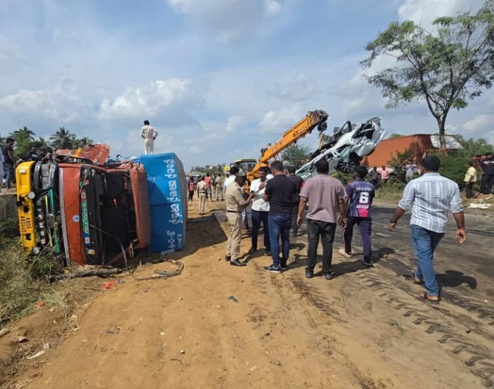 Nelamangala road accident 