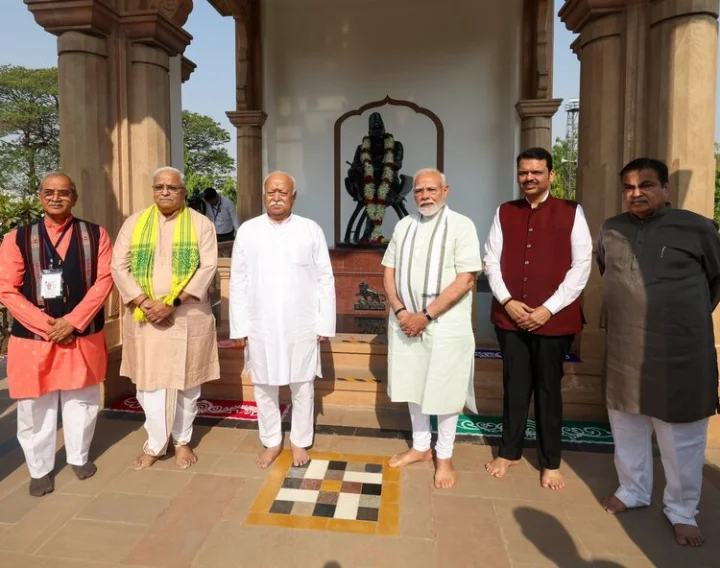 Prime Minister Narendra Modi, Prime Minister visits RSS office, RSS chief Mohan Bhagwat,