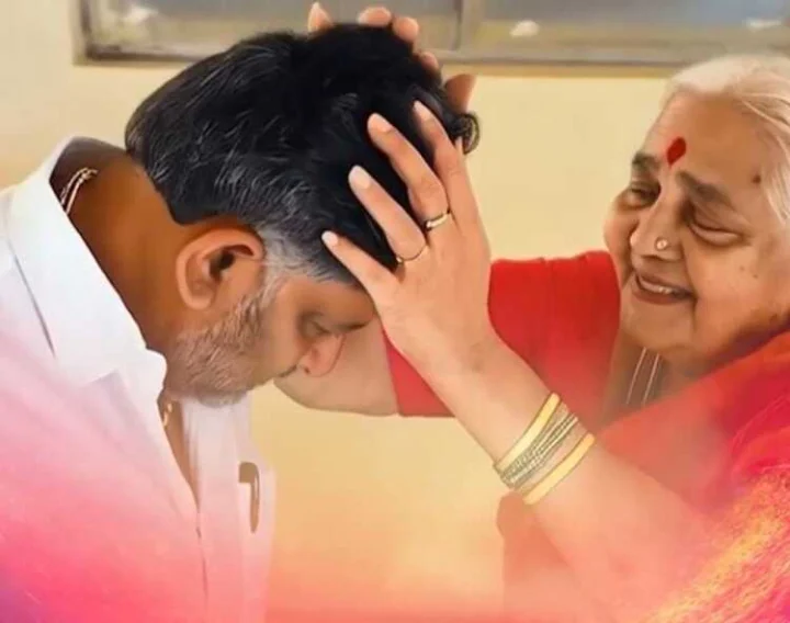 DK Shivakumar mother