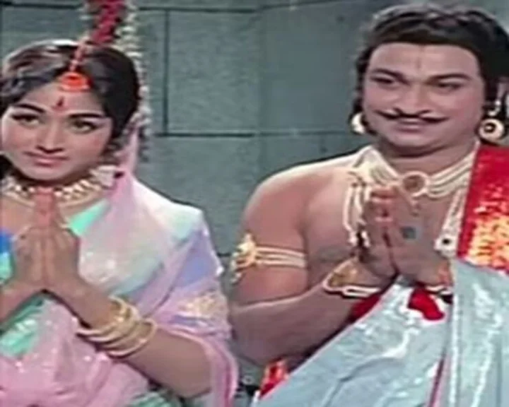 ವಿಶೇಷ ದಿನದಂದು ಕನ್ನಡ ಭಕ್ತಿಗೀತೆ ಹಂಚಿಕೊಂಡ ನರೇಂದ್ರ ಮೋದಿ