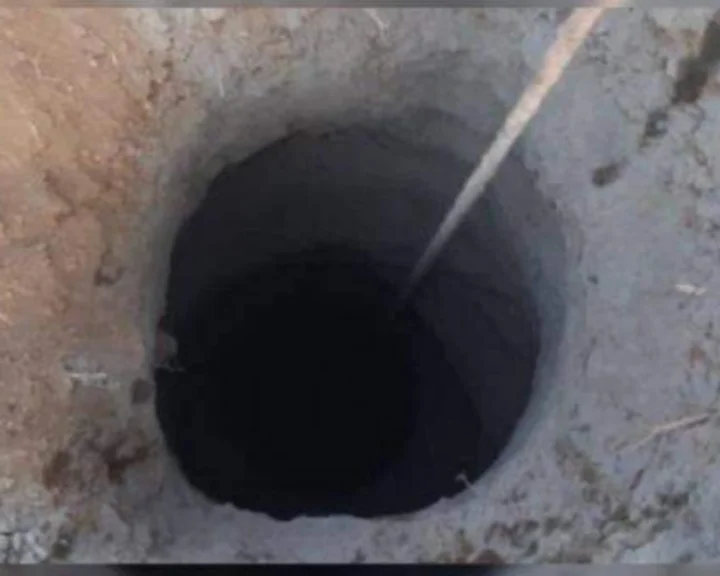 ಬೋರ್‌ವೆಲ್‌ಗೆ ಬಿದ್ದ ಎರಡೂವರೆ ವರ್ಷದ ಪುಟ್ಟ ಬಾಲಕ: ಮುಂದುವರಿದ ರಕ್ಷಣ ಕಾರ್ಯಾಚರಣೆ