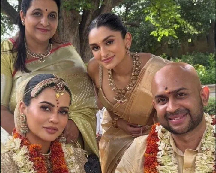 ತಮಿಳು ನಿರ್ಮಾಪಕ ಕೈಹಿಡಿದ ನಟಿ ಶರ್ಮಿಳಾ ಮಾಂಡ್ರೆ, ಹುಡುಗನ ಹಿನ್ನೆಲೆ ಇಲ್ಲಿದೆ