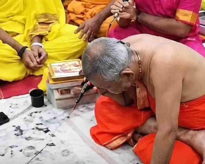 ಮಂತ್ರ ಪಠಿಸುತ್ತಲೇ ಪ್ರಾಣ ಬಿಟ್ಟ ಅರ್ಚಕ, ಕಾಶಿಯಲ್ಲೊಂದು ಅಚ್ಚರಿಯ ಘಟನೆ: ಶಾಕಿಂಗ್ Video