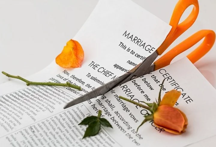 Divorce 