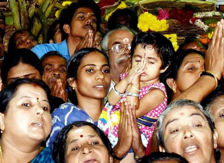 ആറ്റുകാൽ ഉത്സവത്തിന് തുടക്കമായി, പണ്ടാര അടുപ്പിൽ ദീപം പകർന്നു; പൊങ്കാല പ്രഭയിൽ തിളങ്ങി അനന്തപുരി