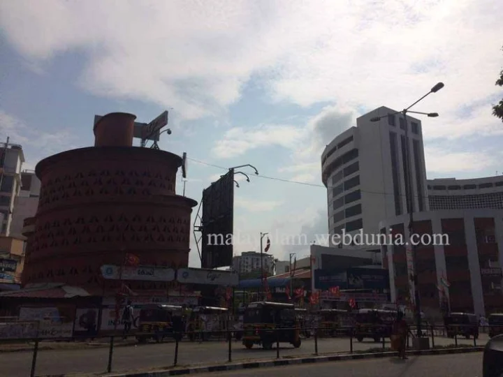 നീന... തിരുവനന്തപുരത്ത് ഈ മഴയത്തും വെയിലത്തും നിന്നെയോര്‍ത്ത് ഞാന്‍ !