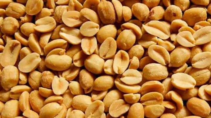 कच्चे शेंगदाणे कुरकुरीत होतील, भाजताना या टिप्स फॉलो करा