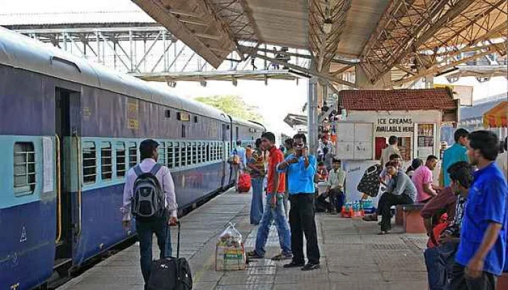 Amravati-Pune train
