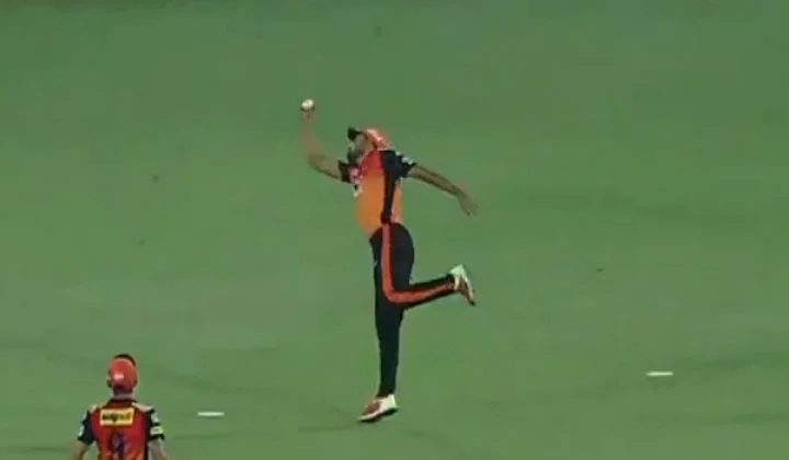 വാർത്ത കായികം ക്രിക്കറ്റ് ഐ പി എൽ കോഹ്‌ലി യൂസുഫ് പത്താൻ