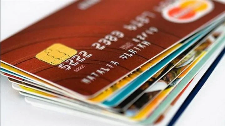 बाप्परे, क्रेडिट कार्डचे बिल भरण्यासाठी जुळ्या मुलांना विकले