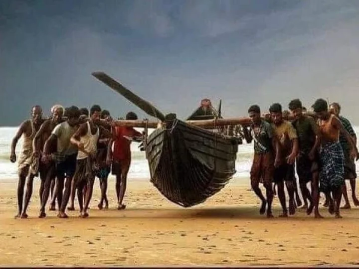 fishermen in crisis in Mumbai Climate change and heat waves News In Marathi Maharashtra News Regional Marathi News  In Webdunia Marathi