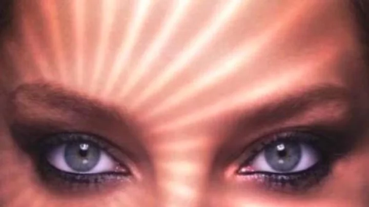 Evil Eye Remedy दृष्ट लागल्यास हा समस्यांना सामोरा जावं लागतं, उपाय जाणून घ्या