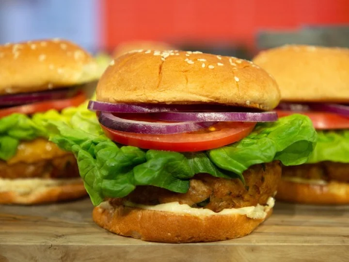 maggots in Burger