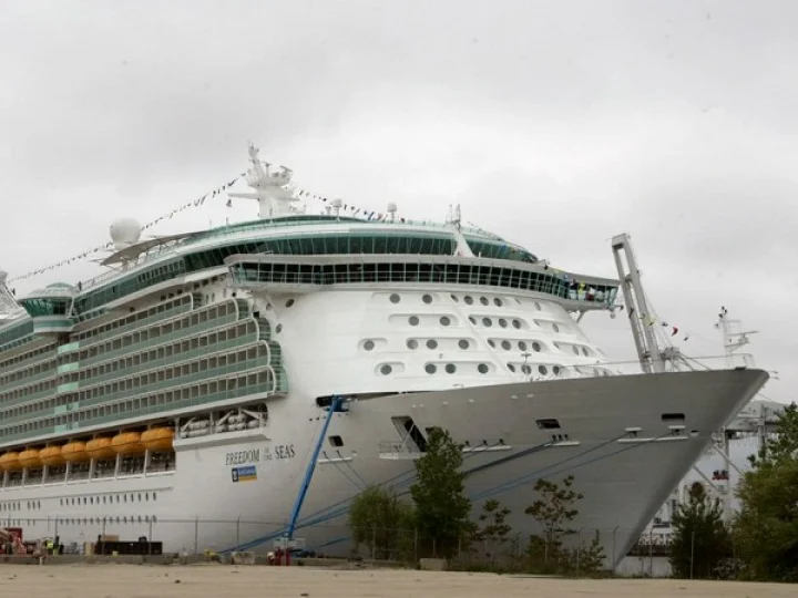 cruise ship 