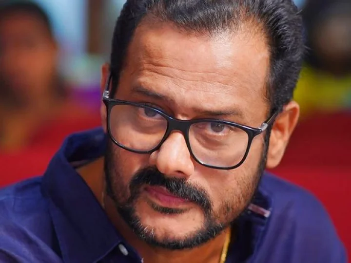 എം പത്‌മകുമാര്‍