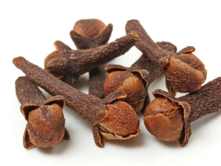 What are the benefits of clove