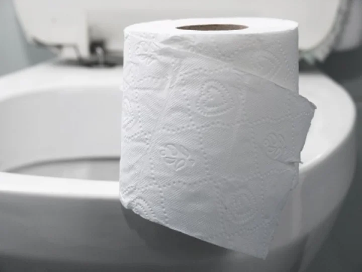 pooping after eating