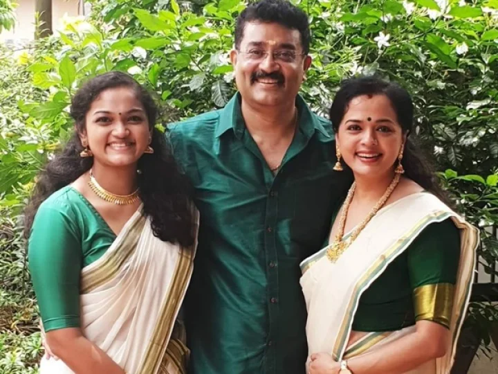 ചേട്ടച്ചന്റെ മീനാക്ഷിക്കുട്ടി ഇവിടെയുണ്ട്; ശാലീനതയ്ക്ക് ഒരു കുറവുമില്ലെന്ന് ആരാധകര്‍, ചിത്രങ്ങള്‍