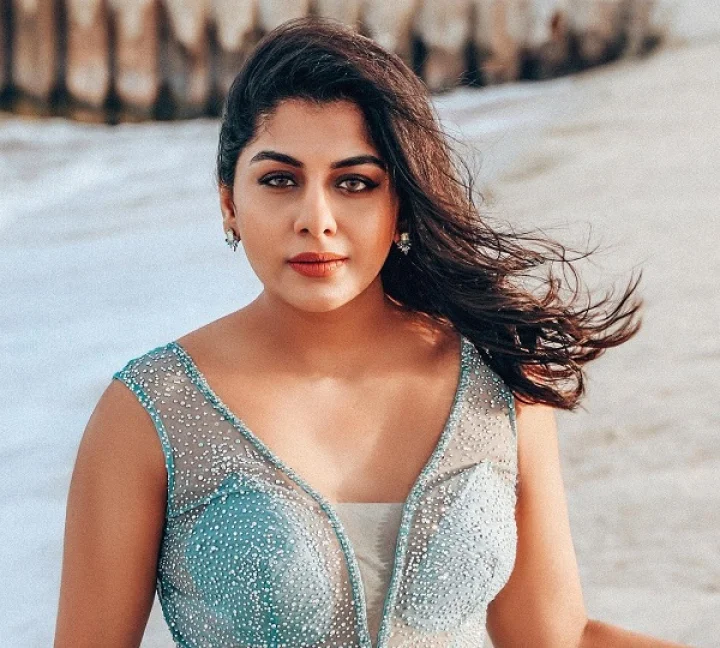 മീര നന്ദന്‍