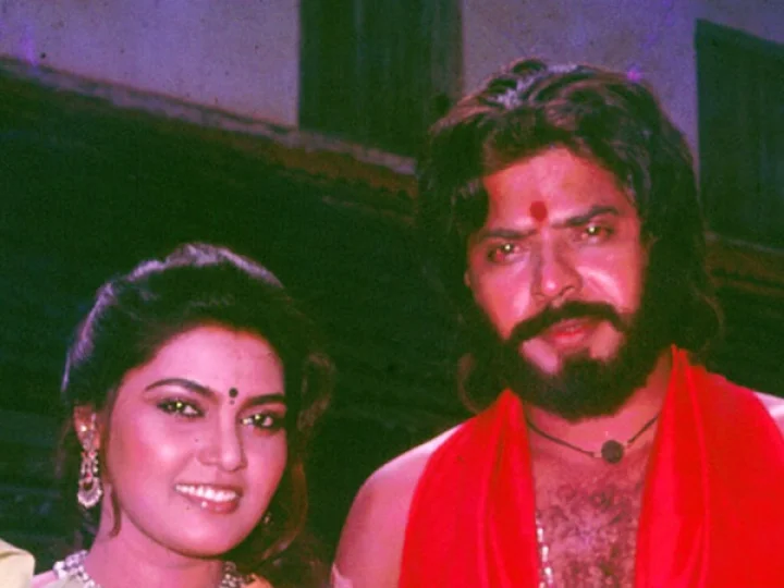 Mammootty Silk Smitha naked scene