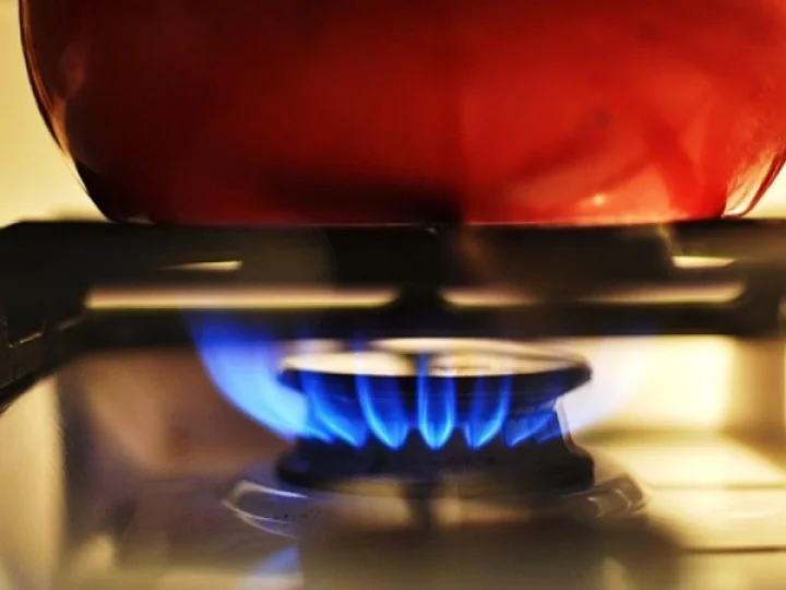 Gas