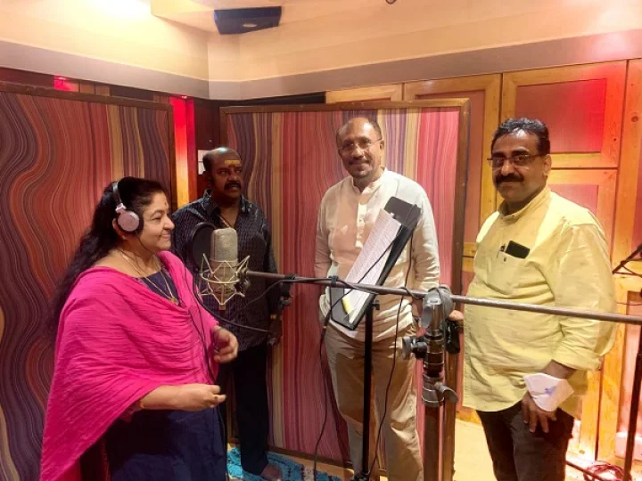 സ്ഫടികം