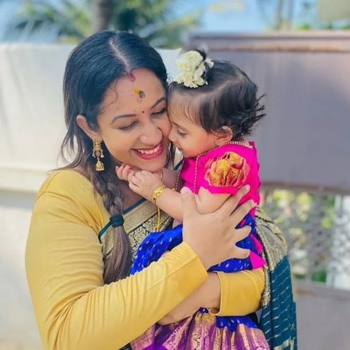 മകള്‍ക്ക് ഒന്നാം പിറന്നാള്‍,വികൃതിയായ കൊച്ചു രാജകുമാരി, വിശേഷങ്ങളുമായി സൗഭാഗ്യ