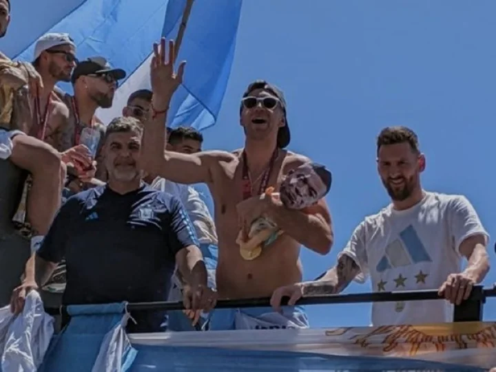 Martinez Brutally Trolls Embappe