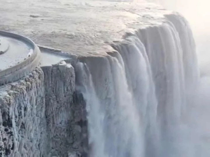 Cold Wave Niagara Waterfalls