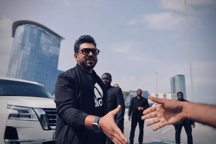 NP42   നിവിന്‍ പോളി