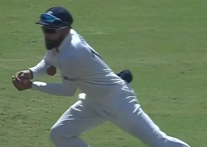 Virat Kohli dropping catch