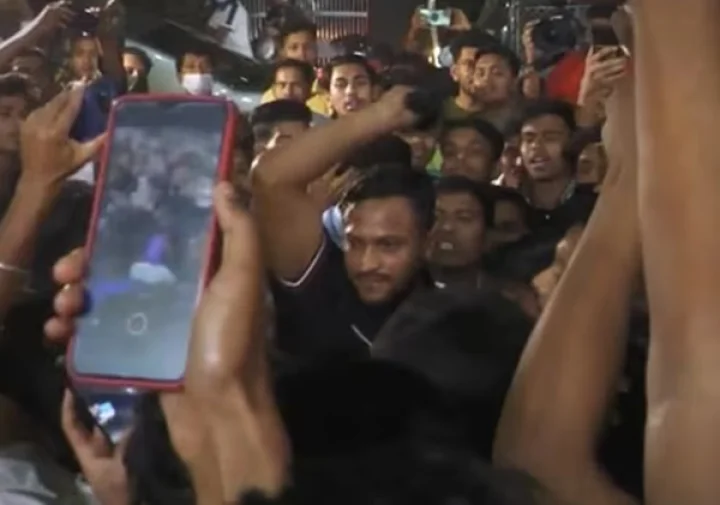 Shakib beats fan with cap