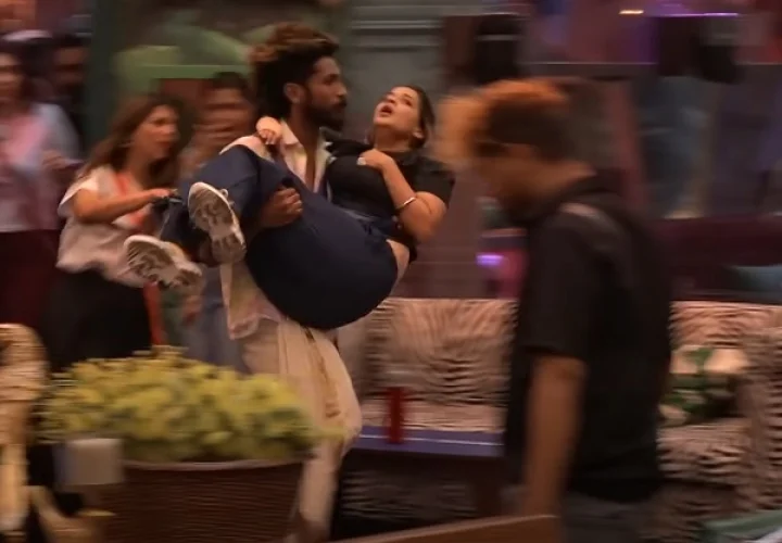 Bigg Boss Malayalam big boobs nude big boobs Malayalam season 5 bigg Boss updates bigg Boss sakar Surya Sagar Surya latest news bigg Boss captain Big Boss Malayalam news latest news