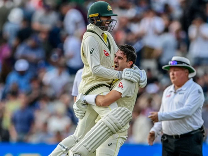 Australia replies to England sledging
