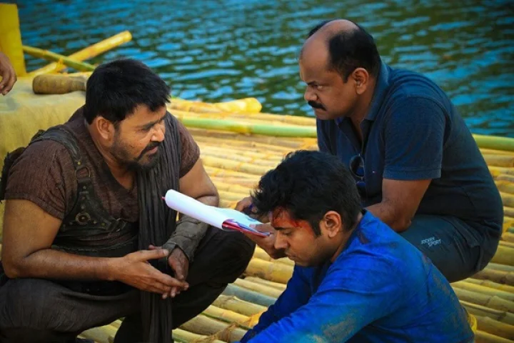 'Thank you Laletta... no one can replace you'; Director Roshan Andrews with pictures from the location of 'Kayamkulam Kochunni' which are not seen by many