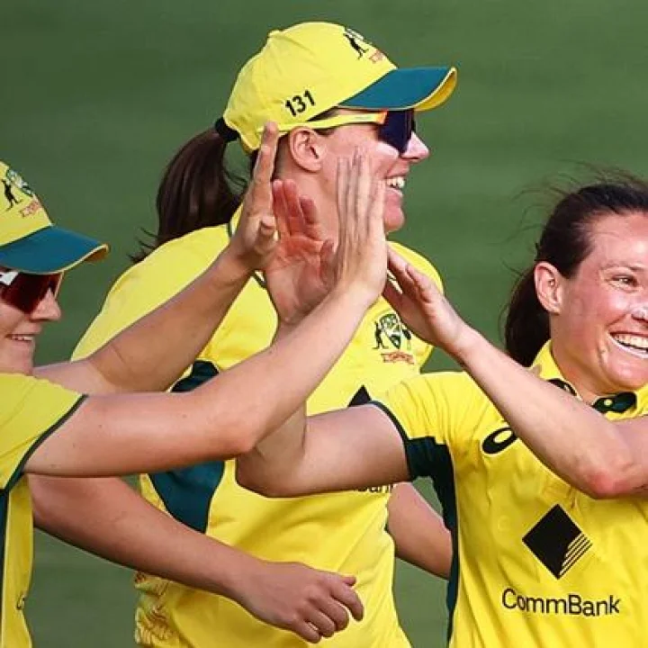 നാണംകെട്ട് ഇന്ത്യ; 100 റണ്‍സിന് ഓള്‍ഔട്ട്, ഓസ്‌ട്രേലിയ അഞ്ച് വിക്കറ്റിനു ജയിച്ചു