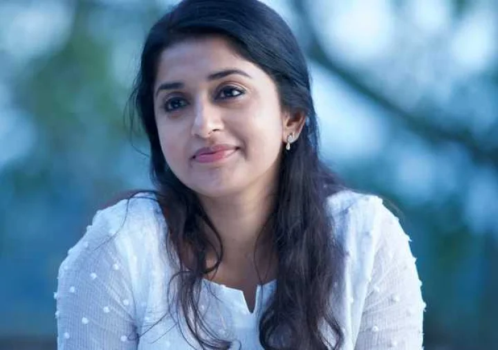 Meera jasmine was supposed to do mulla movie