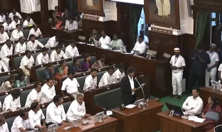 നിയമസഭയിൽ കരുത്ത് തെളിയിച്ച് വിജയ്, 144 വോട്ടുകളോടെ വിശ്വാസവോട്ടെടുപ്പിൽ വിജയം, കുതിര കച്ചവടമെന്ന് ഡിഎംകെ