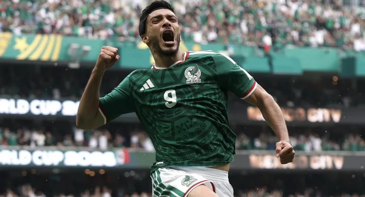 Mexico vs South africa, gilberto mora, Red cards, Fifa Worldcup 26