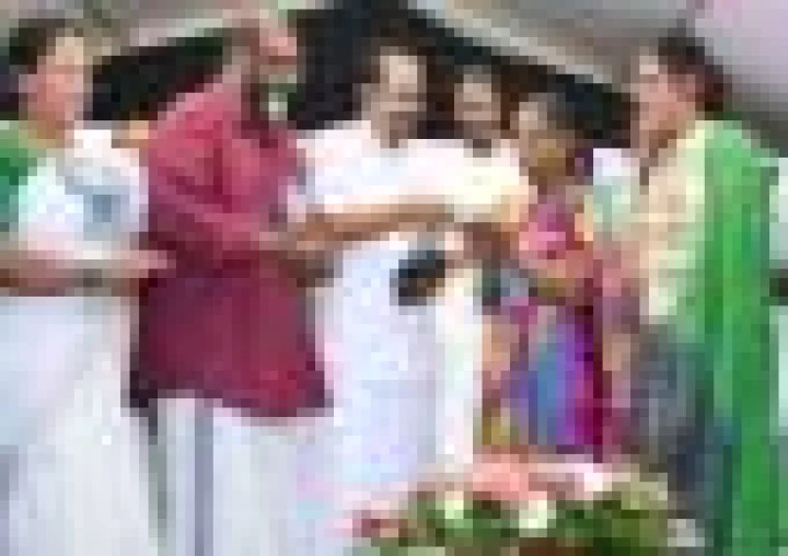 കെഎസ്ആര്‍ടിസി പിങ്ക് ബസ്; ലേഡീസ് ഒണ്‍ലി സര്‍വീസിന് തുടക്കമായി