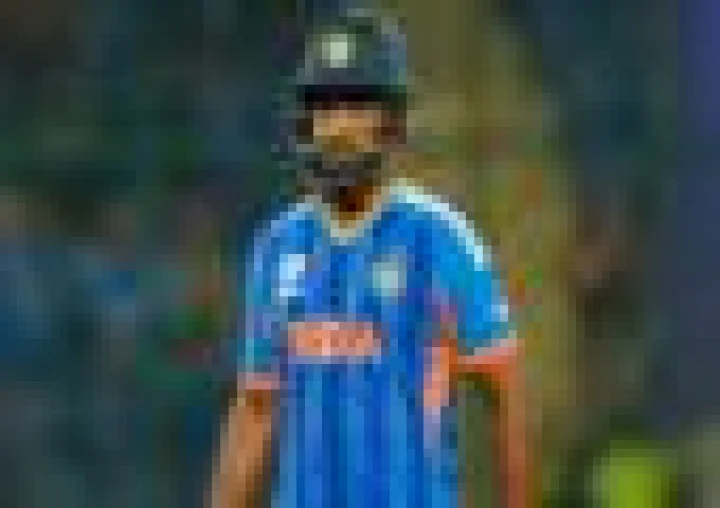 Sanju Samson : 2 കളി കഴിഞ്ഞതും സഞ്ജു ചെയ്തതെല്ലാം മറന്നോ?, പിന്തുണയുമായി പുജാരയും സാബ കരീമും