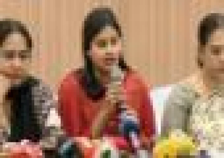 അണിയറയിൽ ഒരുക്കിയത് മറ്റൊരു 'കേരള സ്റ്റോറി'! ശ്വേത മേനോനെതിരെ  വർഗീയ ധ്രുവീകരണ ആരോപണവുമായി നടിമാർ