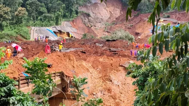 Wayanad Landslide, Wayanad Landslide News, Kerala Landslide, Wayanad Breaking News, Wayanad Heavy Rain, വയനാട് ഉരുൾപൊട്ടൽ, വയനാട് മണ്ണിടിച്ചിൽ, വയനാട് ബ്രേക്കിംഗ് ന്യൂസ്, മേപ്പാടി ഉരുൾപൊട്ടൽ, കല്ലാടി ഉരുൾപൊട്ടൽ, വയനാട് രക്ഷാപ്രവർത്തനം