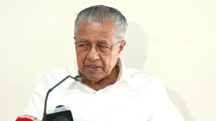 പ്രചാരണം പിണറായിയിൽ കേന്ദ്രീകരിച്ചത് തെറ്റ്, ഭരണവും സമരവും ഒന്നിച്ചുകൊണ്ടുപോകാനായില്ല: കുറ്റസമ്മതവുമായി സിപിഎം കേന്ദ്രകമ്മിറ്റി റിപ്പോർട്ട്