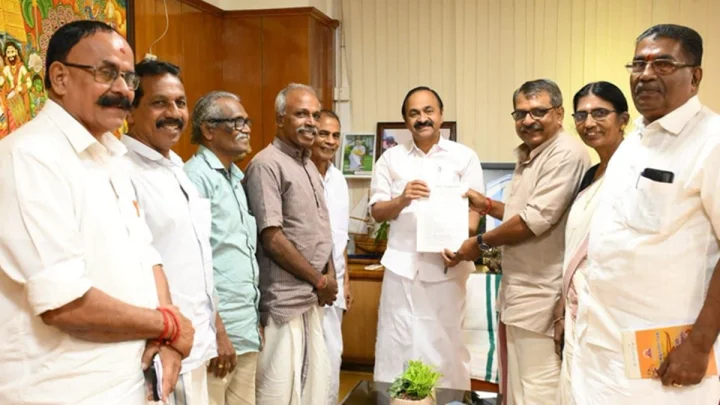 VD Satheesan With Sangh Parivar Leaders, RV Babu, Sasikala and Satheesan