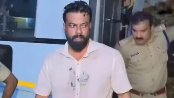 ജയിലിലെത്തി മേയർ, ചുറ്റിലും പൊലീസ് കാവൽ; കാപ്പ കേസ് പ്രതി സുഗതൻ സത്യപ്രതിജ്ഞ ചെയ്തു