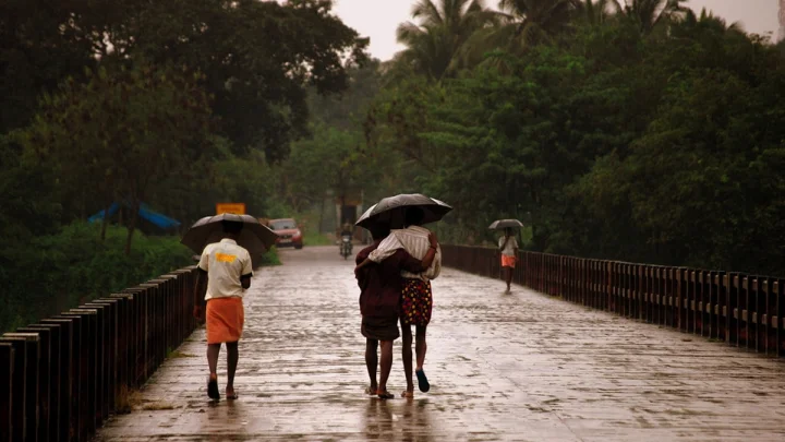 അതിതീവ്ര ന്യൂനമർദ്ദം; മഴ ശക്തിപ്പെടും, ഓറഞ്ച് അലർട്ട്