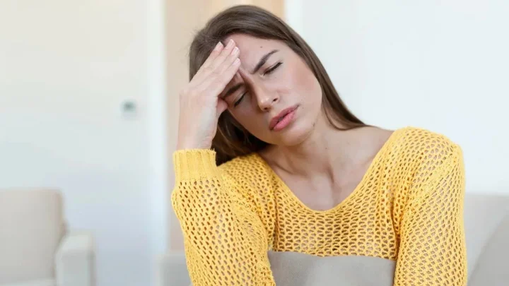 നാൽപ്പത് കഴിഞ്ഞ സ്ത്രീകളാണോ നിങ്ങൾ? ഈസ്ട്രജൻ കുറവ് ലക്ഷണങ്ങൾ